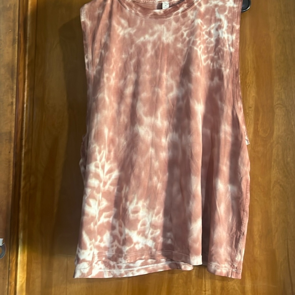 Women’s Lululemon tank top